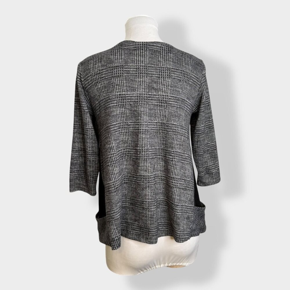 Andria Lieu Collection Patterned Top‎ - Picture 3 of 5